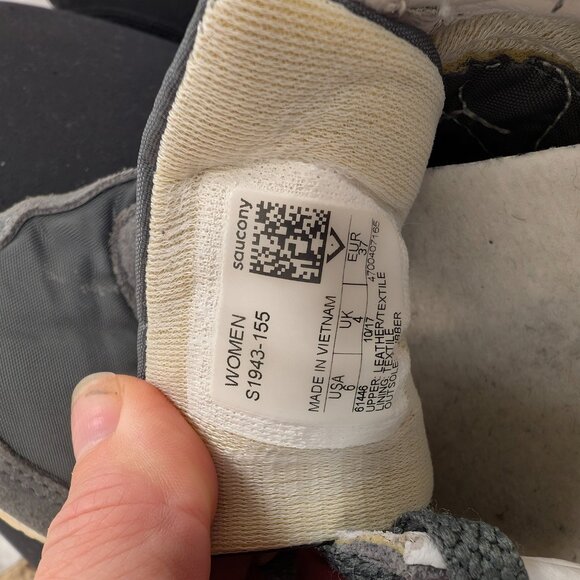 Saucony Bullet Women's Size 6 Low Sneakers Gray & White 1943-155 - Picture 8 of 8